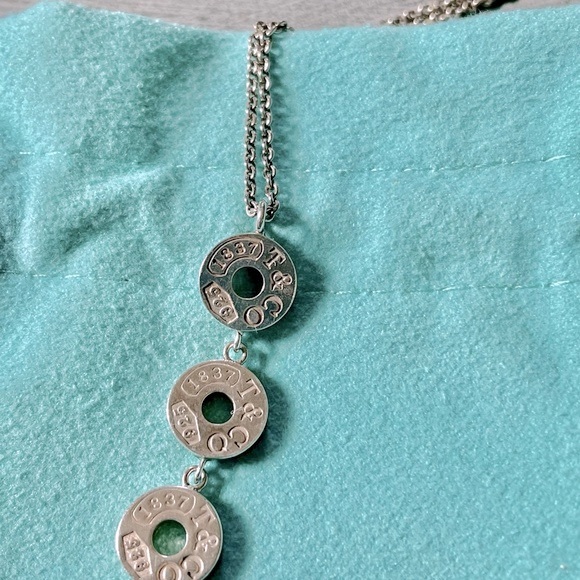 🤍Tiffany & Co. 1837 Triple Drop Circle Pendant Necklace - Picture 3 of 9